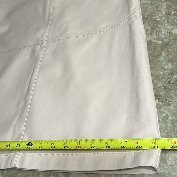 RW & CO skirt sz 8 vegan leather,pencil skirt, midi length , exc cond - Picture 9 of 10